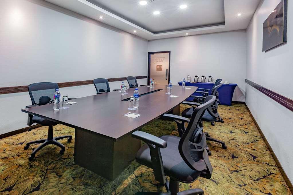 Hotel Tryp Guayaquil Facilidades foto